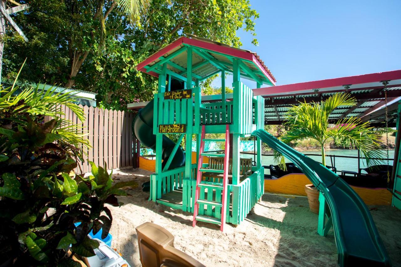 True Blue Bay Resort St. George's Exterior foto
